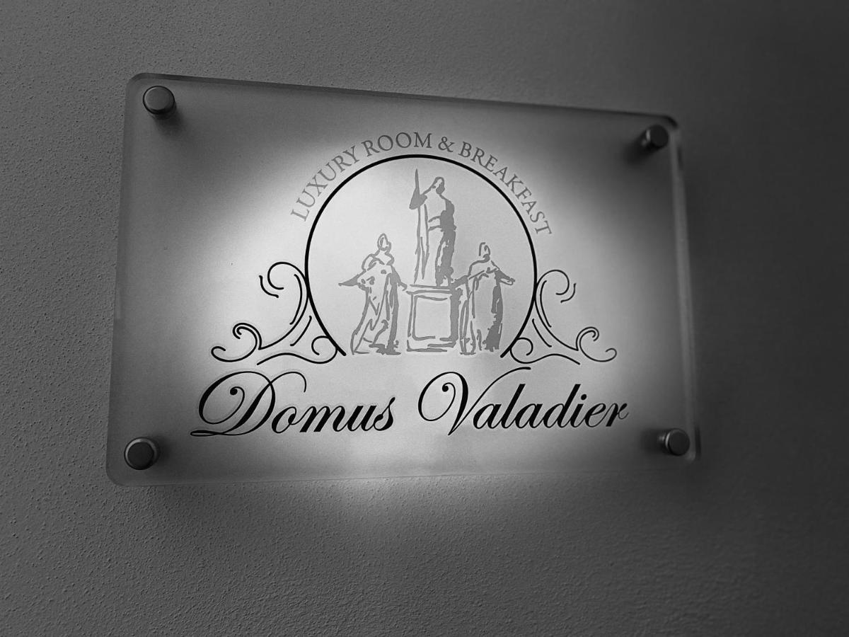 Domus Valadier B&B Guesthouse Fiumicino Exteriör bild